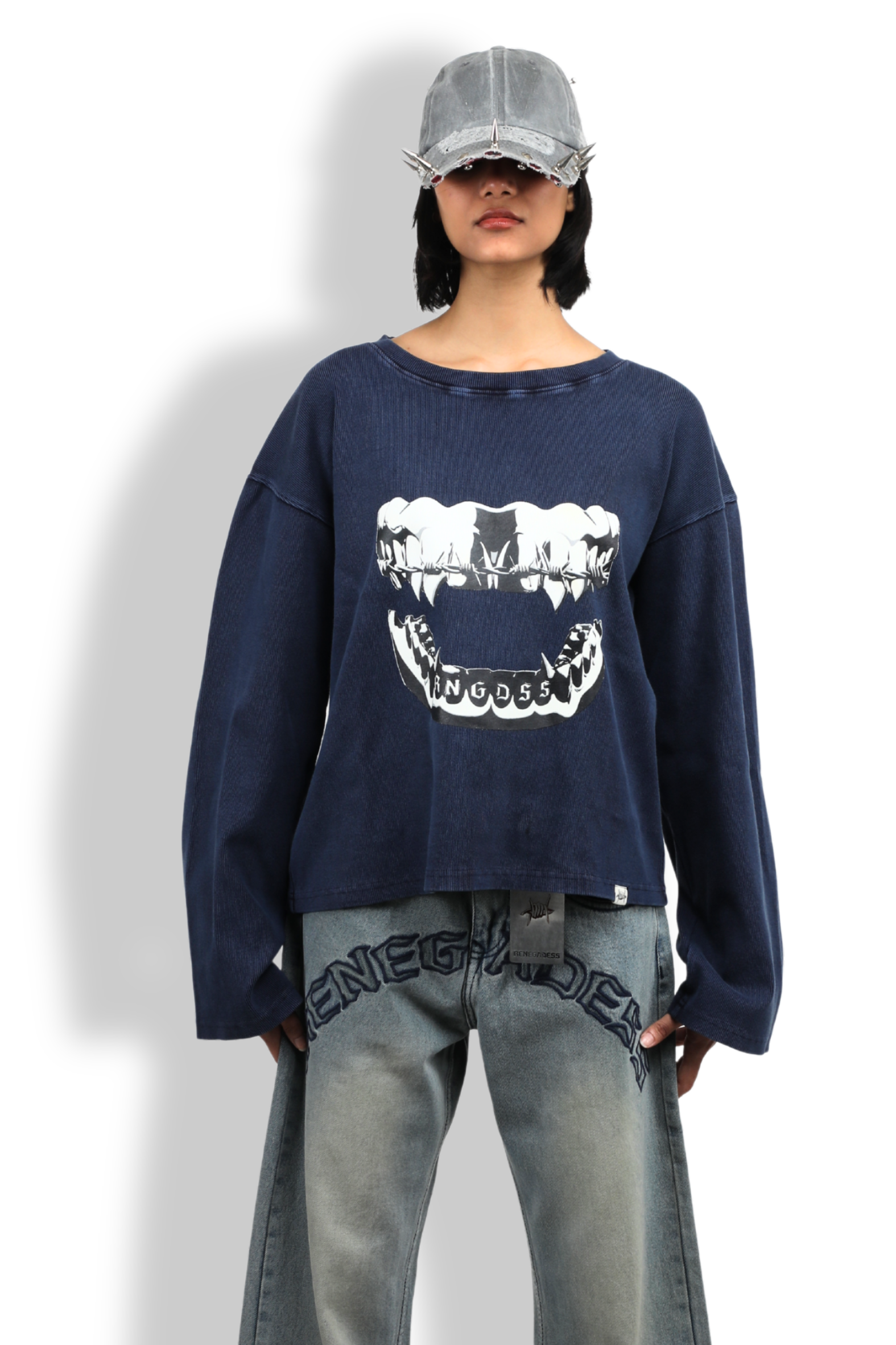 Escaped Fangs Pullover